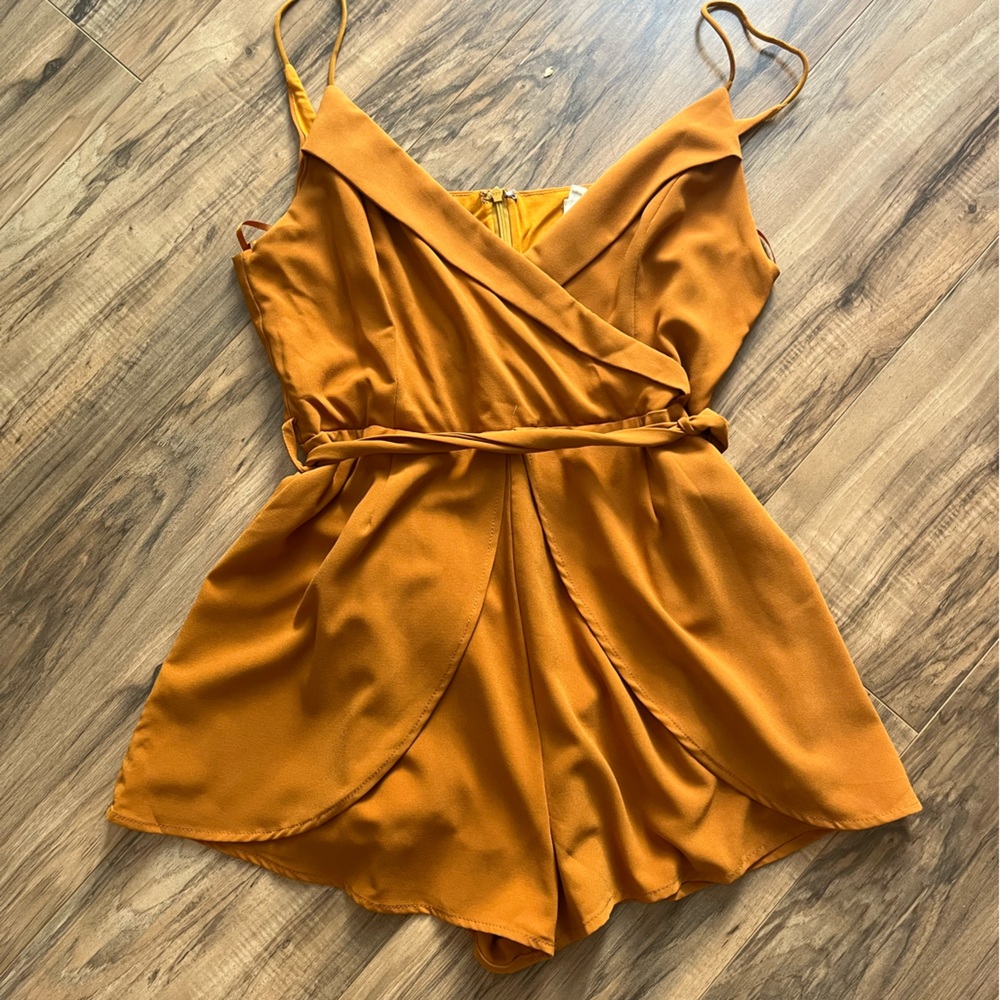 NEW Style Rack Romper - Picture 2 of 6